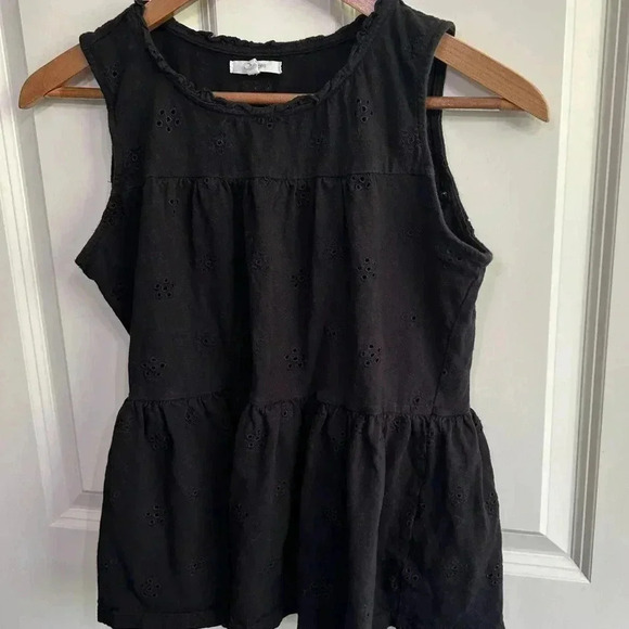 GUC black eyelet ruffle tank size Small.  Would also fit size 14 girl. - Picture 3 of 4